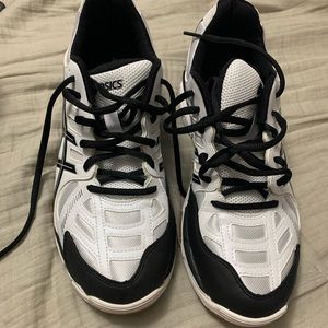 Asics New Volleyball shoes size 9 1/2